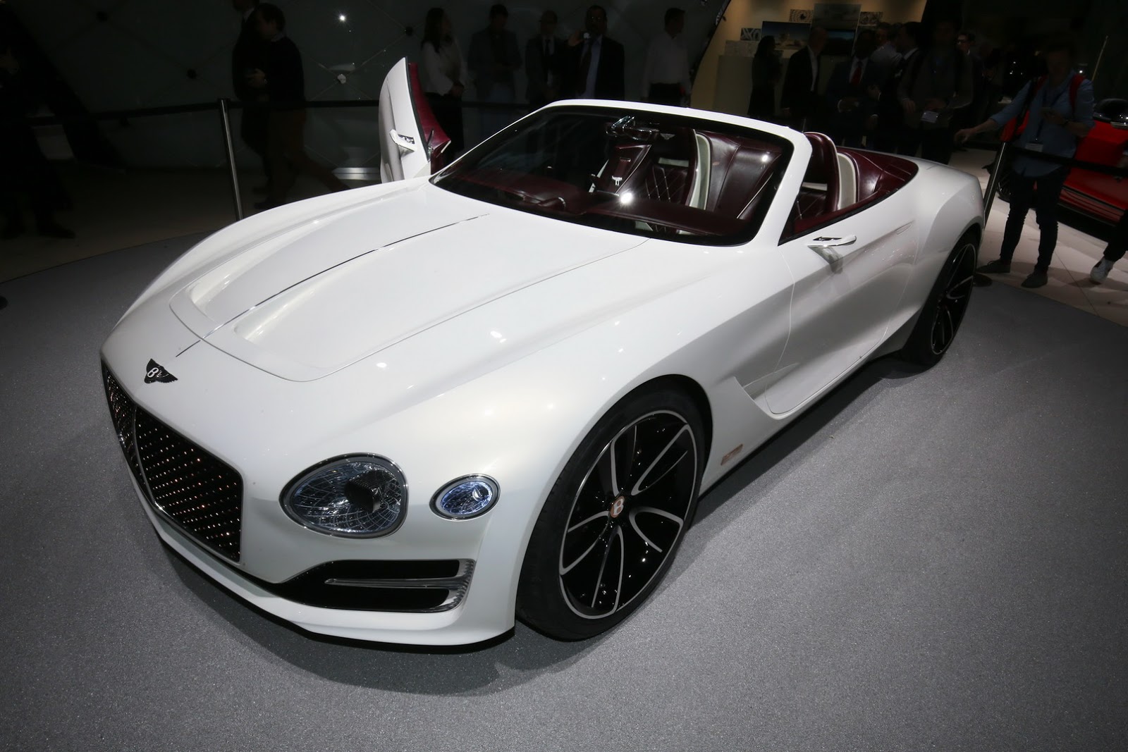 0e515c5d-bentley-concept-6