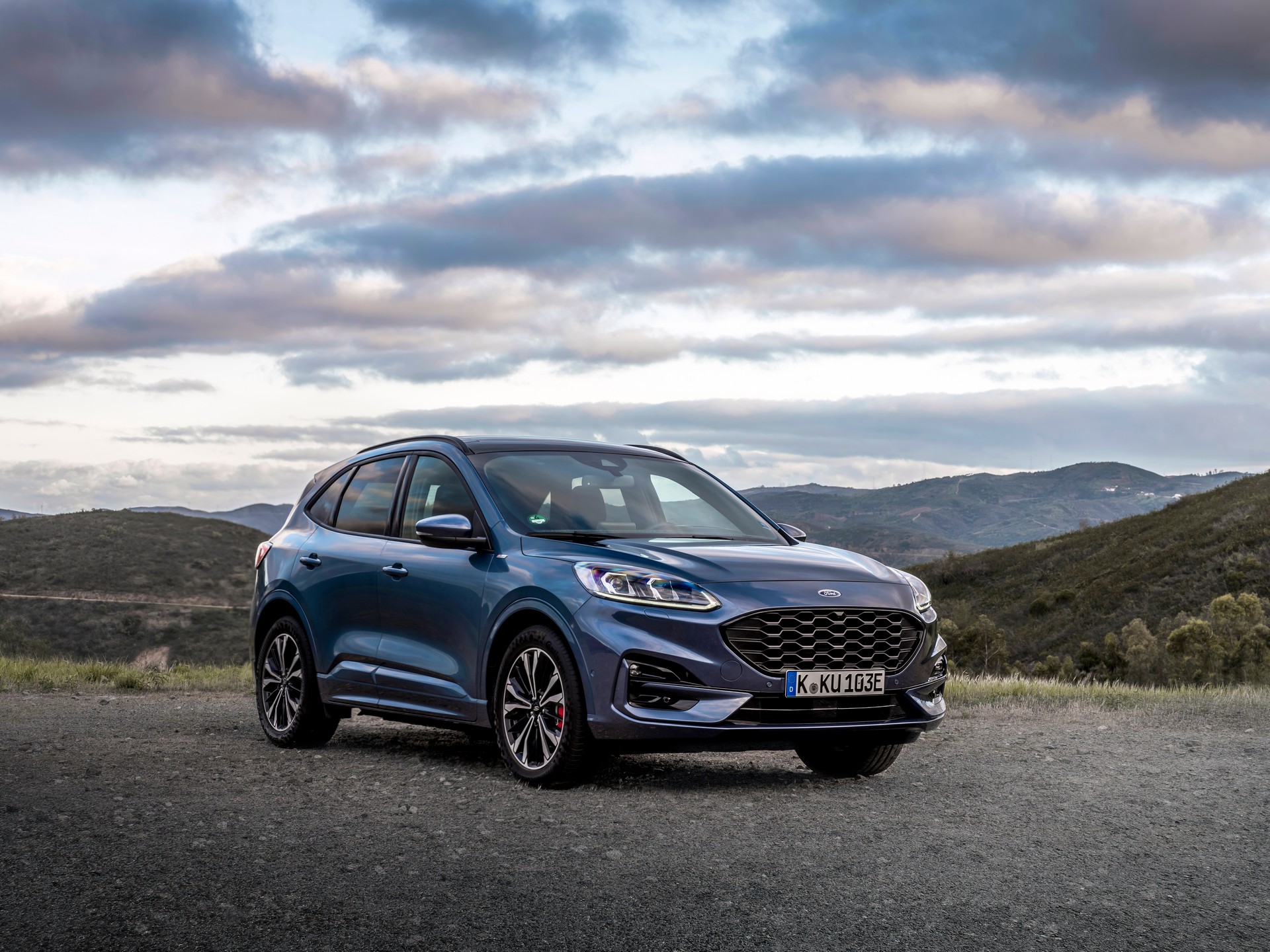 2020-Ford-Kuga-PHEV-4