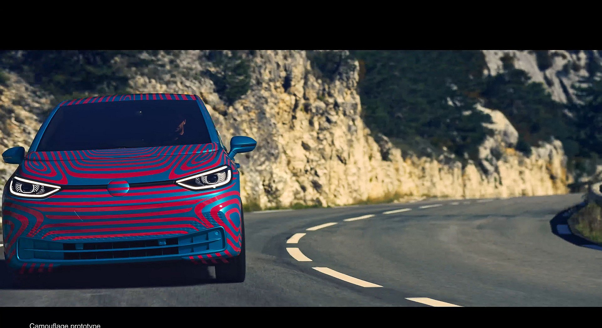 2020-volkswagen-id3-teased-with-550-km-range_2