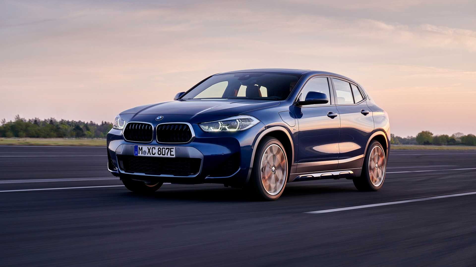 2021-BMW-X2-xDrive25e-4