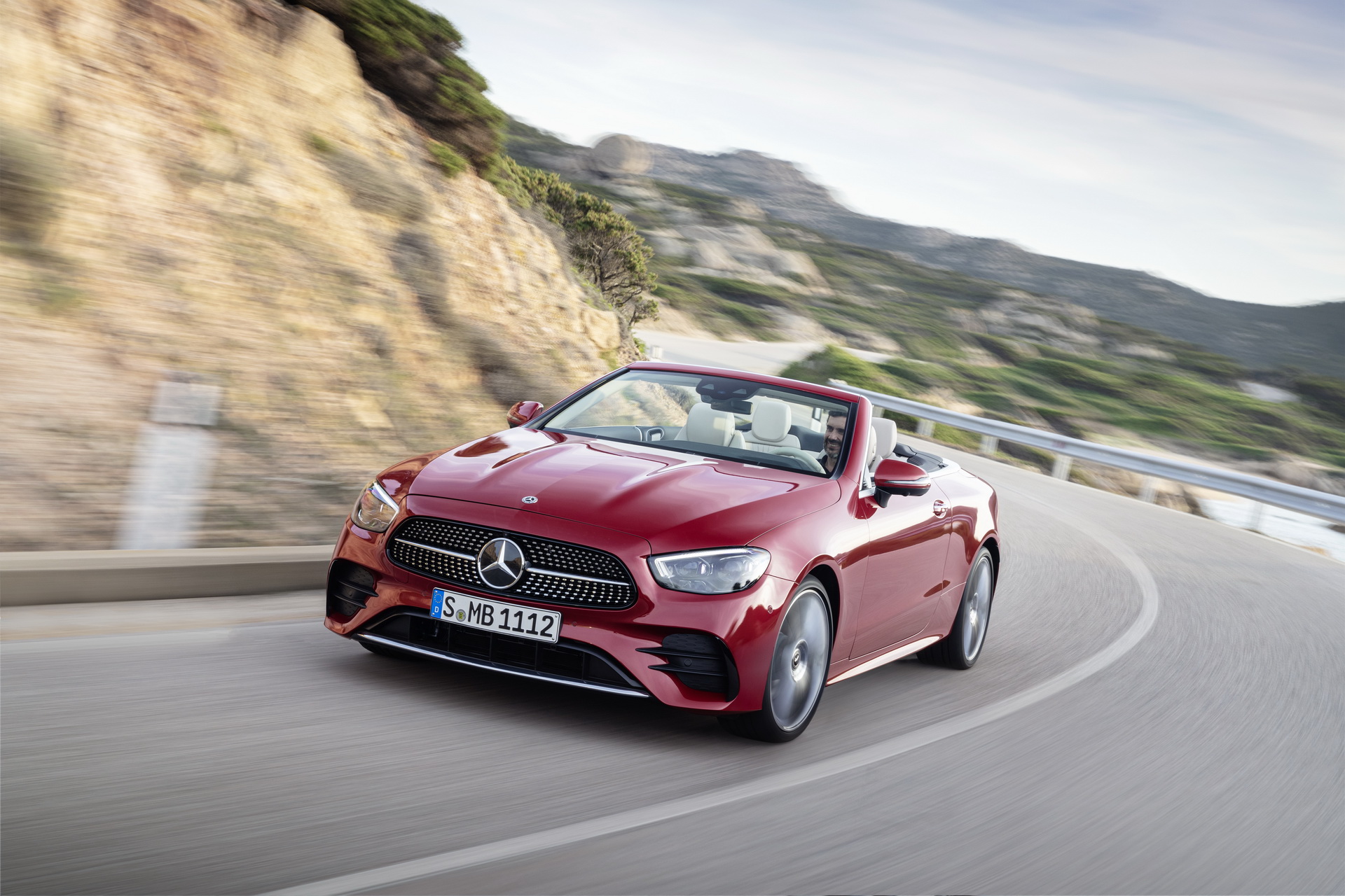 2021-Mercedes-Benz-E-Class-Coupe-Cabriolet-8-1