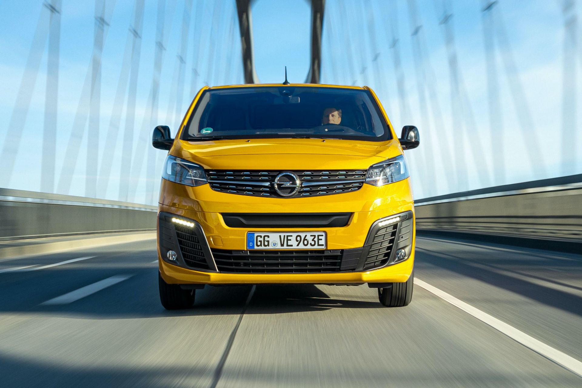 2021-Opel-Vivaro-e-3