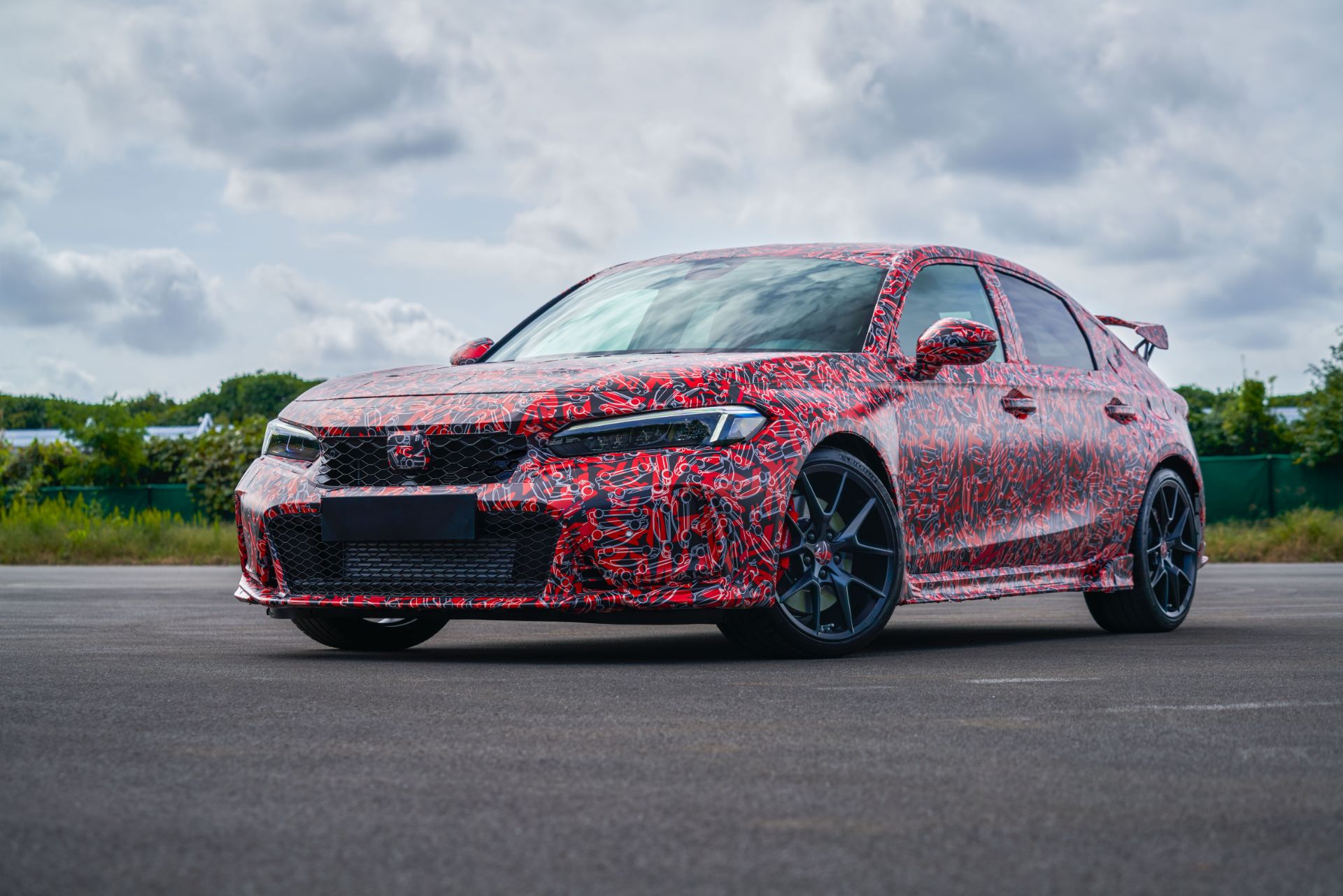 2023-Honda-Civic-Type-R-Camouflaged-1