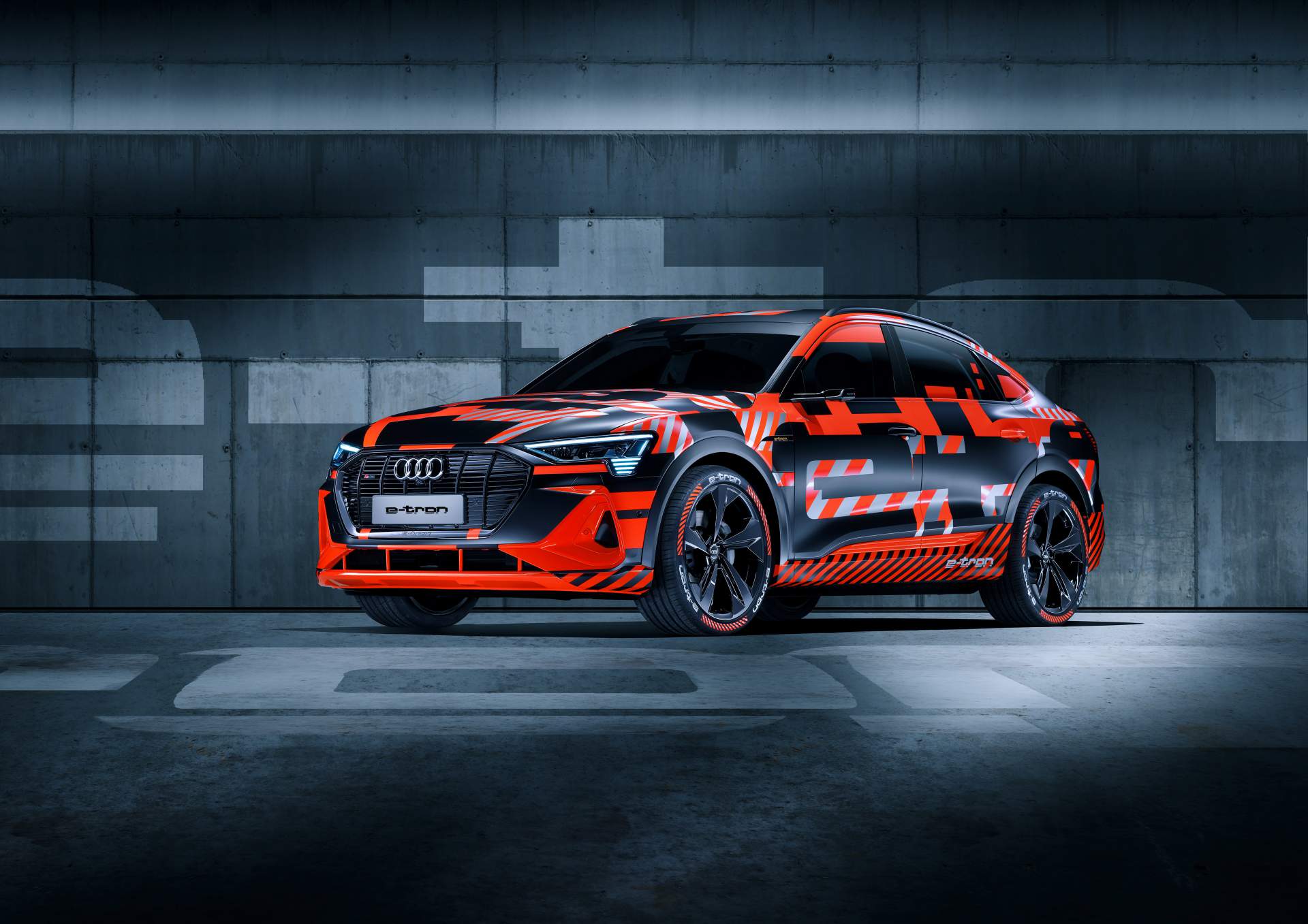 2f6e0de9-audi-e-tron-sportback-prototype-1