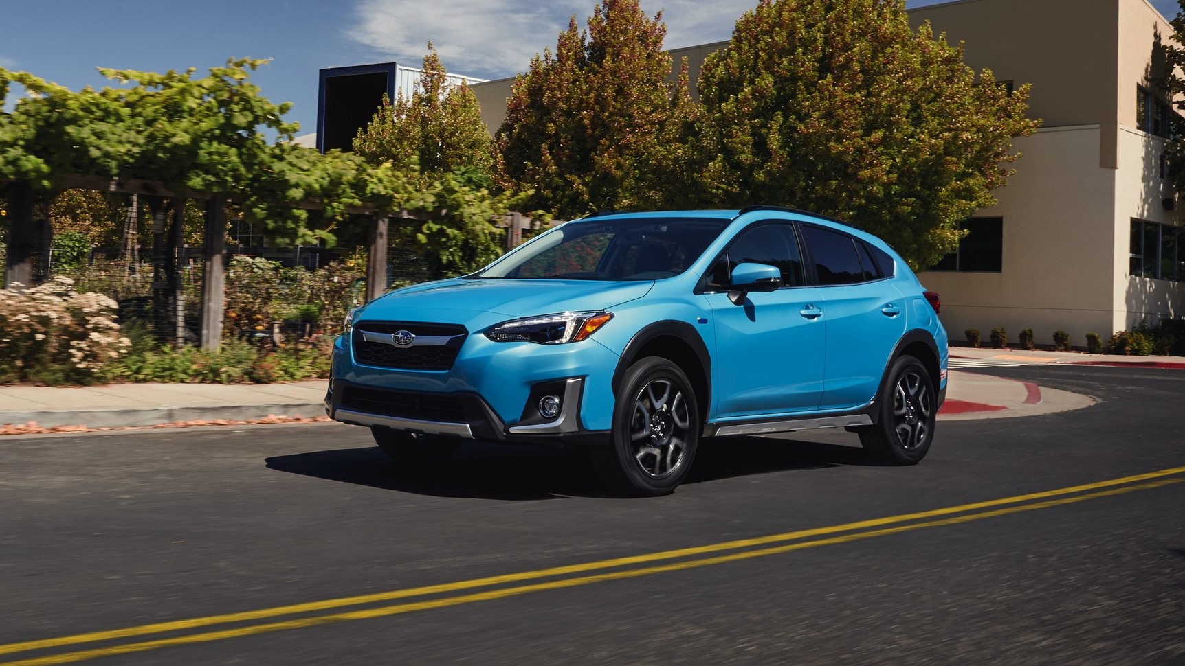 5f66f284-2019-subaru-crosstrek-hybrid-1