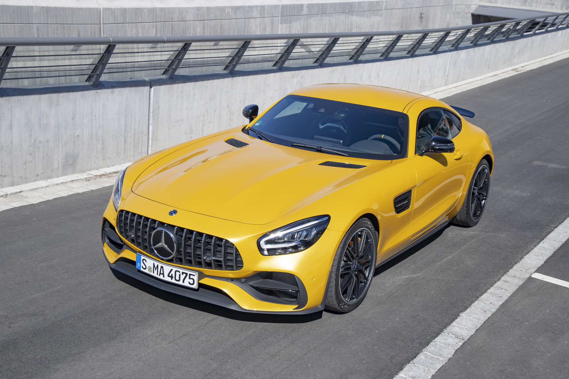 6c8b127b-mercedes-amg-gts-26