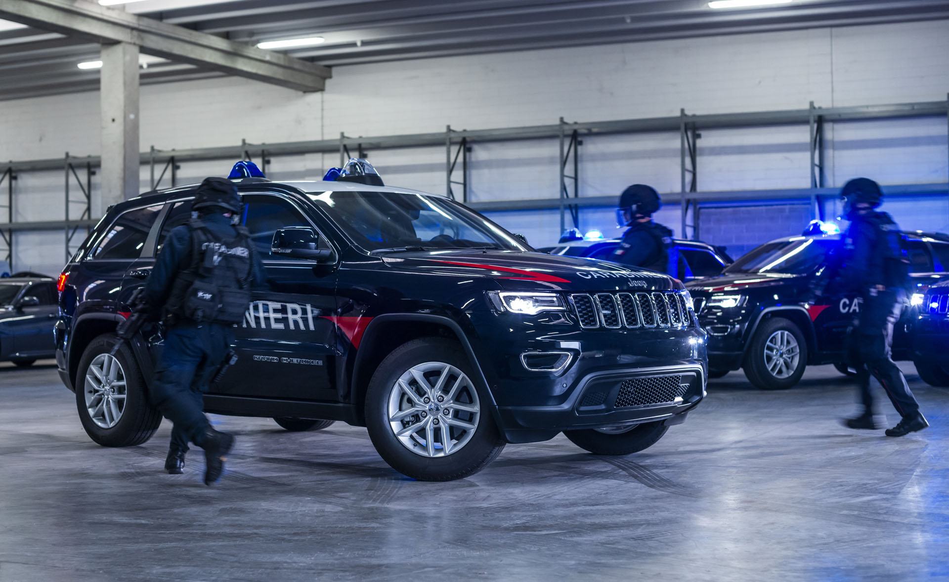 758b23ea-181031_jeep_grand_cherokee_carabinieri_01-copy