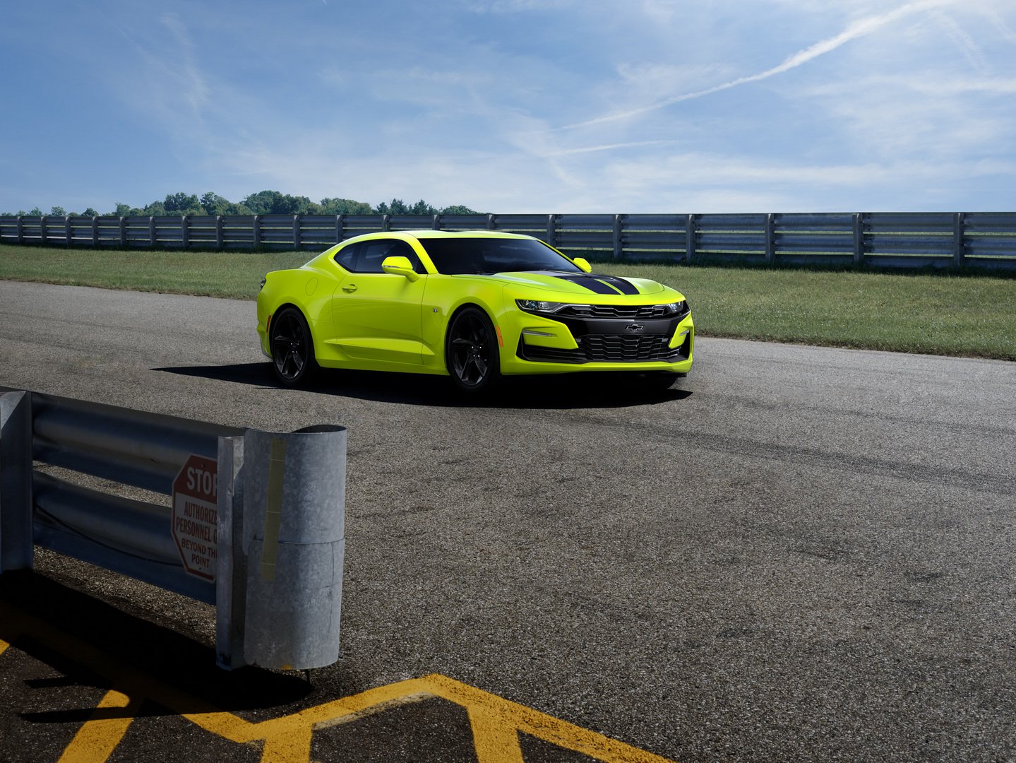 836e9dae-2019-chevrolet-camaro-shock-edition-russia-1