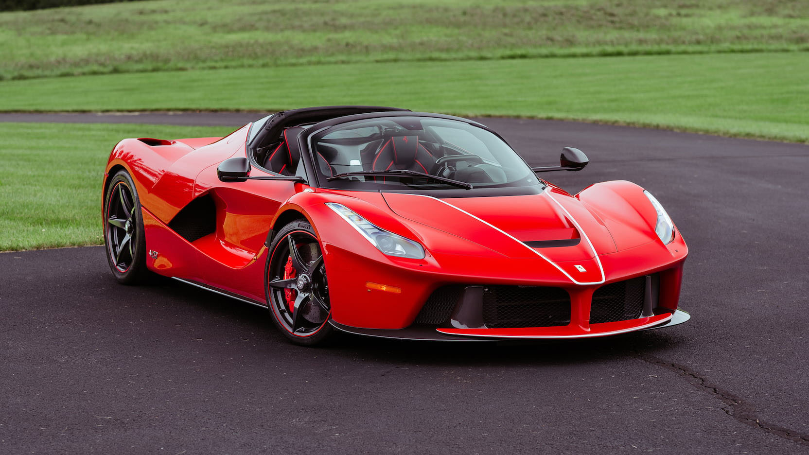 91b7af39-2016-ferrari-laferrari-aperta-kissimmee-auction-12