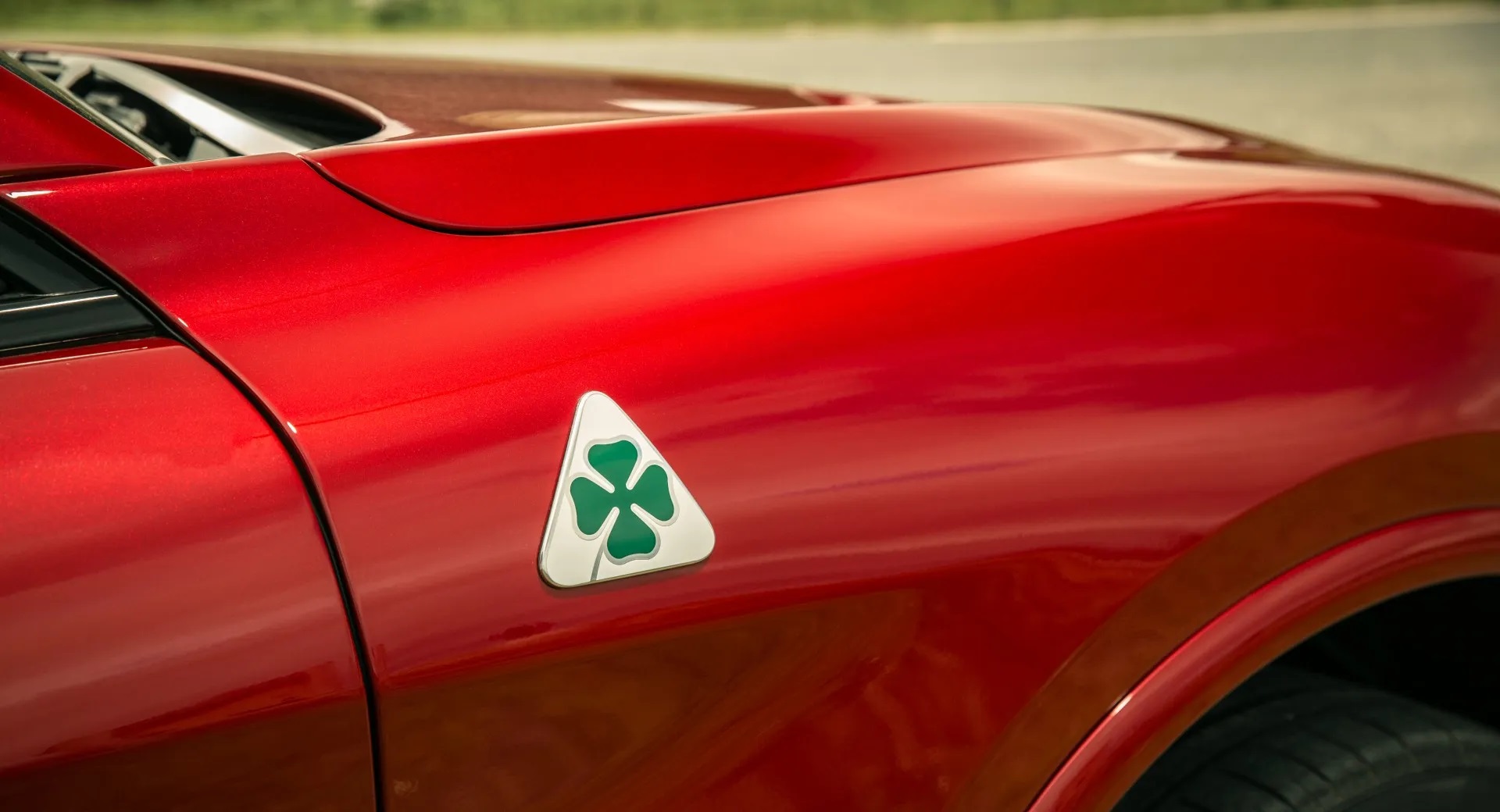 Alfa-Romeo-Quadrifoglio-main