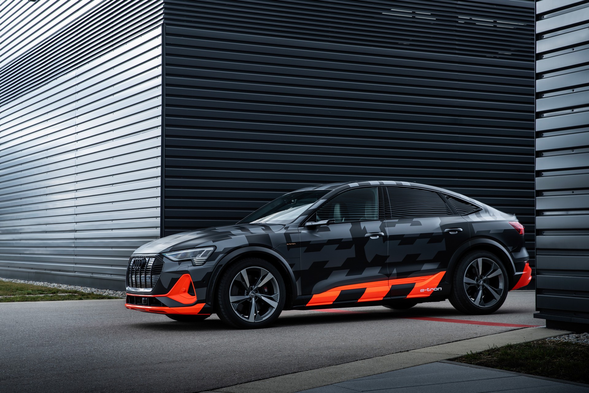 Audi-E-Tron-S-2