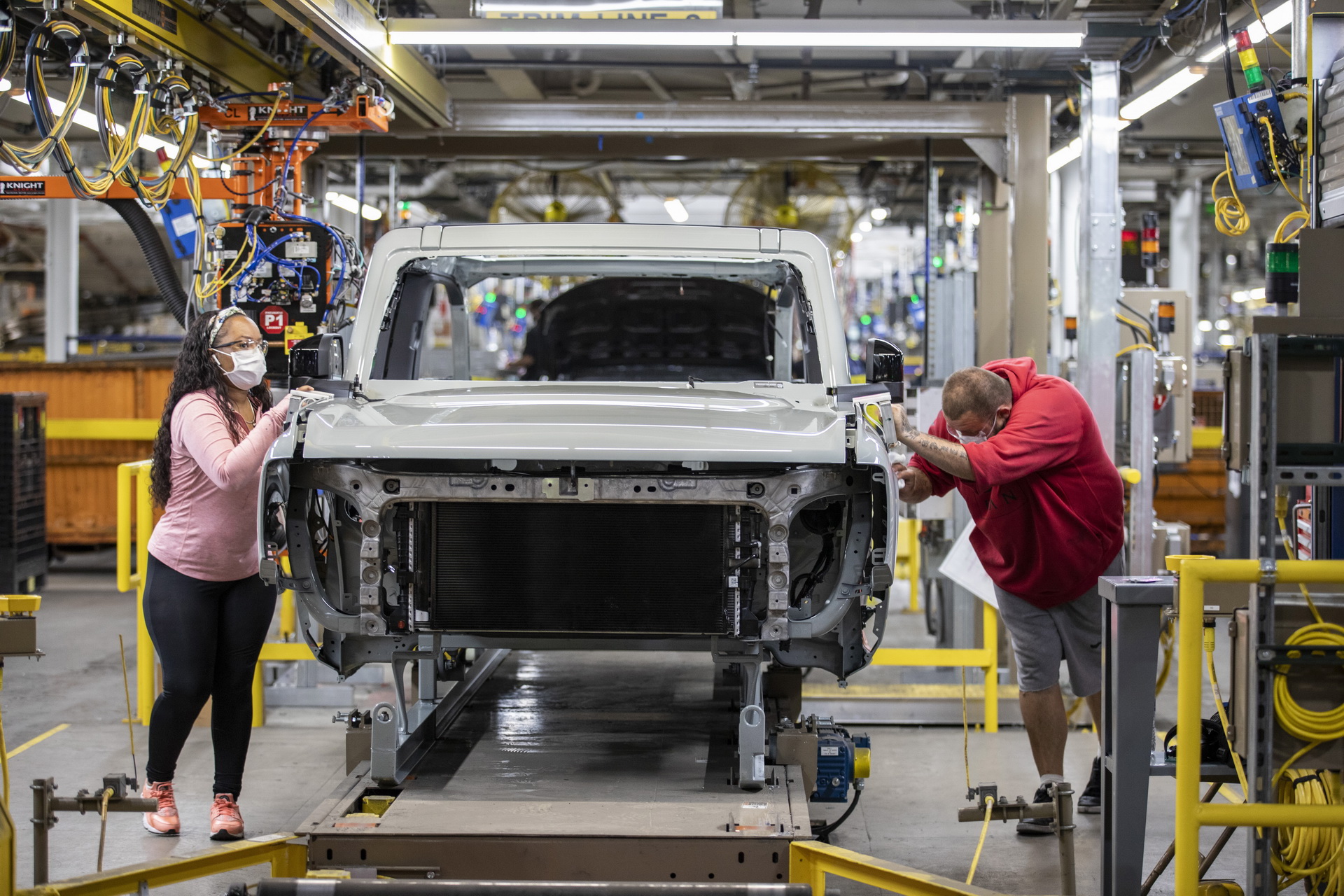 Ford-Bronco-Production-17