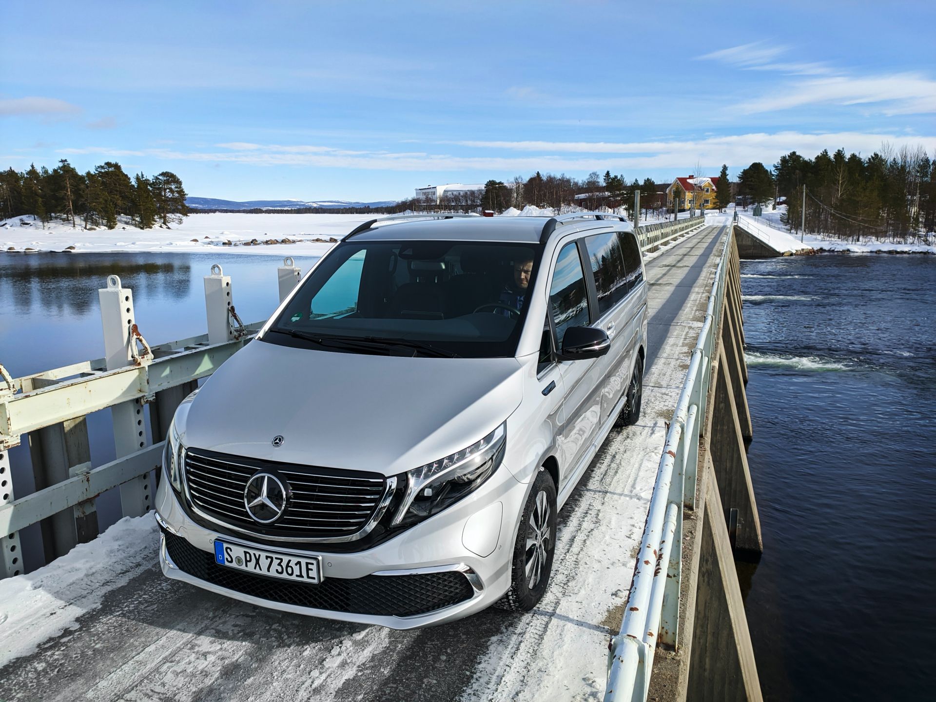 Mercedes-Benz-EQV-endurance-winter-testing-2