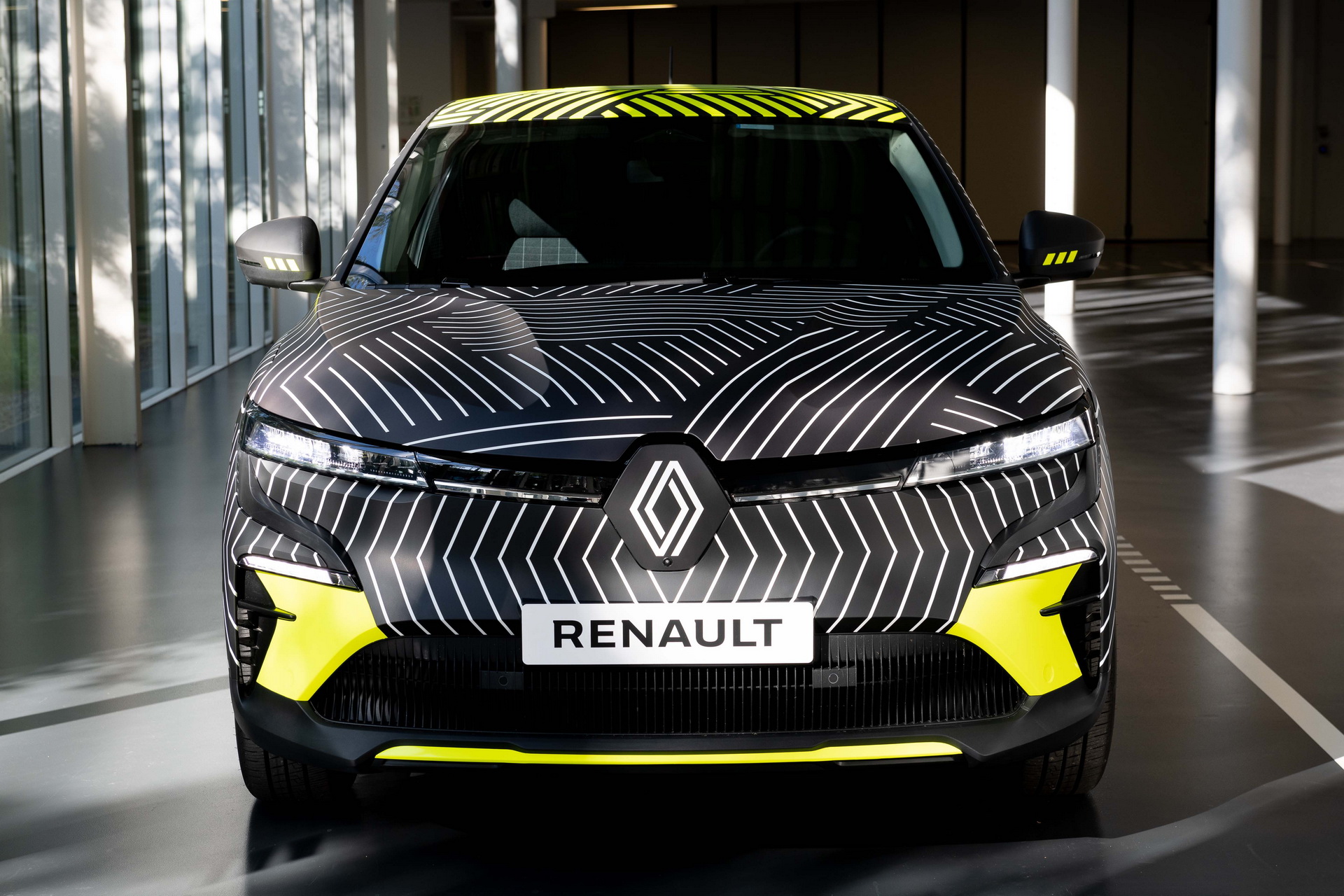 Renault-Megane-E-Tech-EV-05