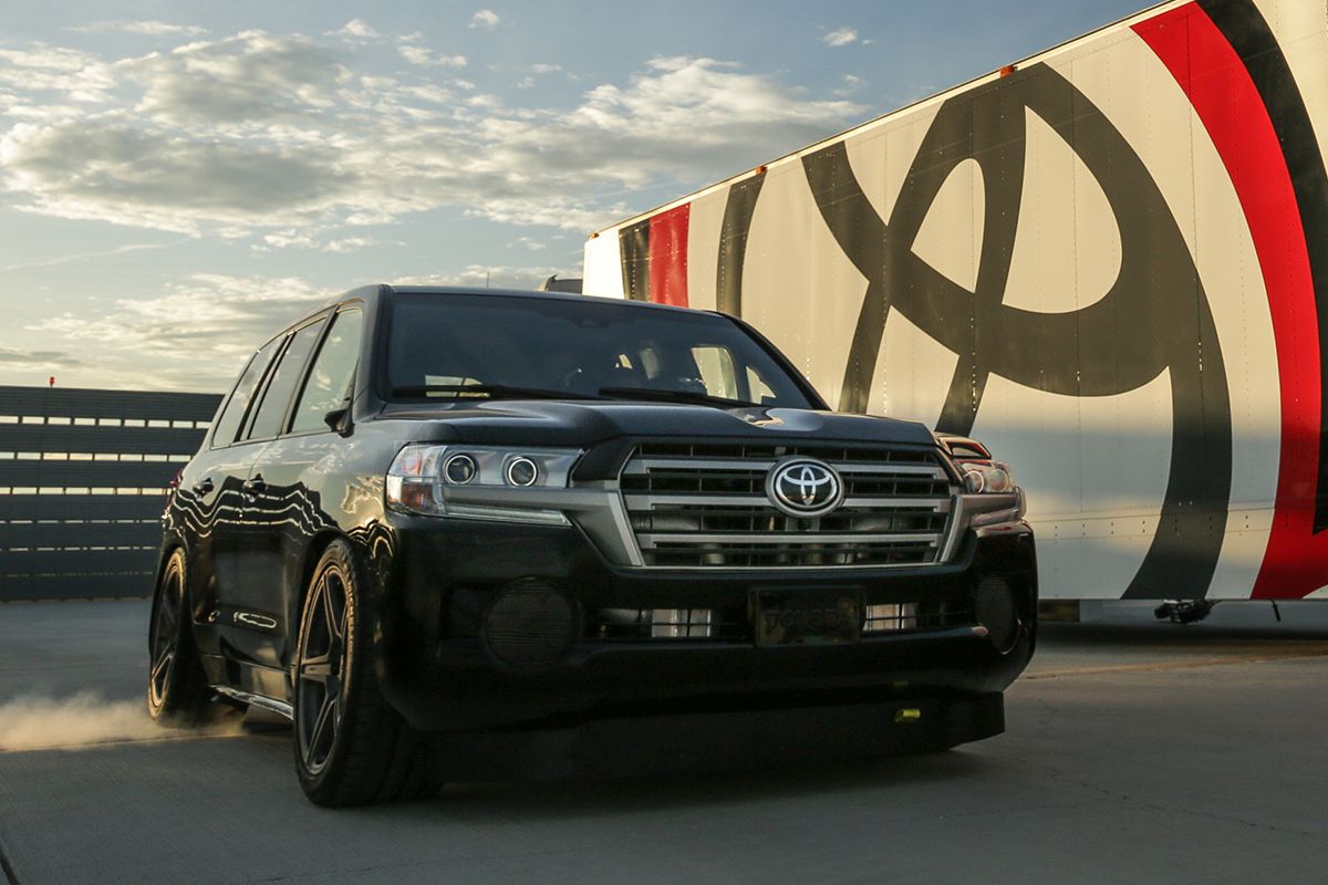 Toyota_Land_Cruiser_Fastest_SUV_2017_1