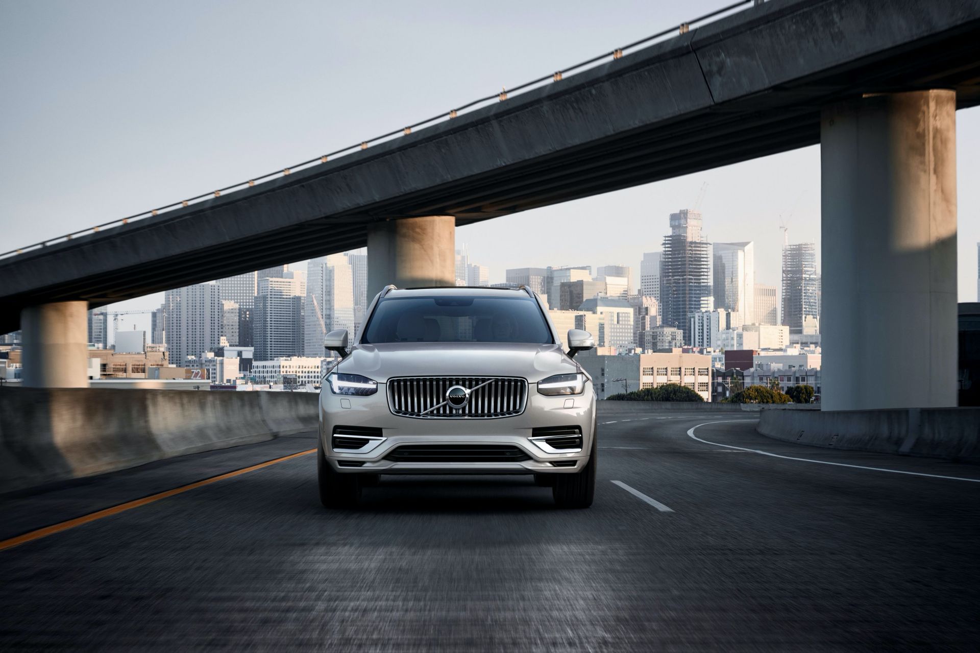 Volvo-XC90-Recharge-Twin-Engine