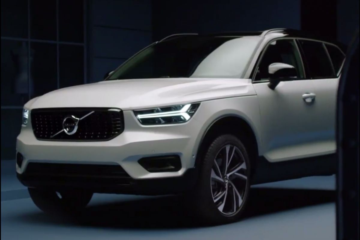 VolvoXC402017-1