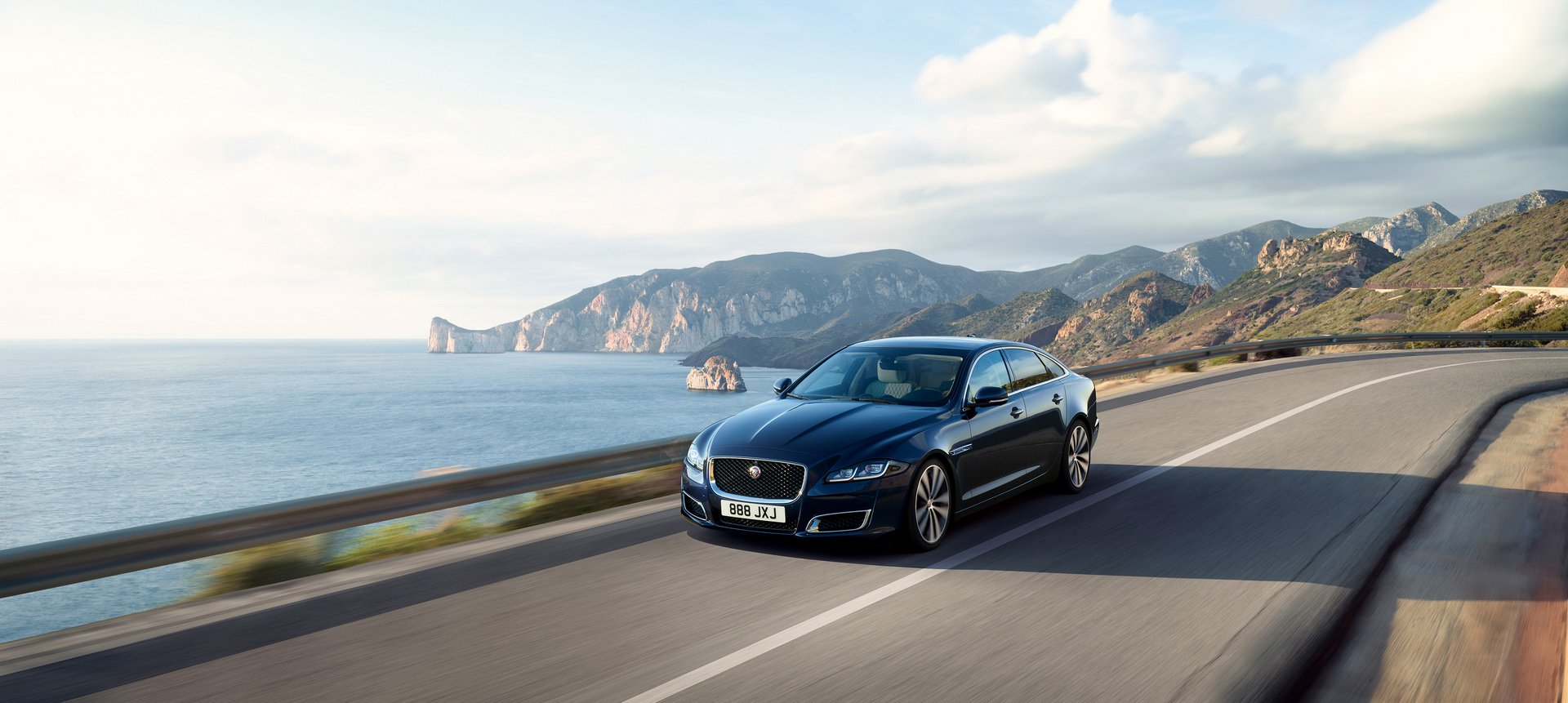 a85e79a4-2019-jaguar-xj50-1