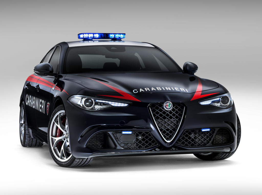 alfa_romeo_giulia_quadrifoglio_carabinieri_2