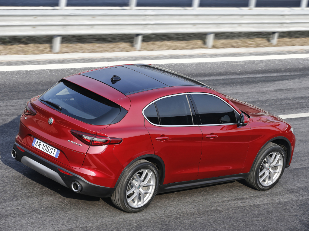 Autóbemutató: Alfa Romeo Stelvio teszt