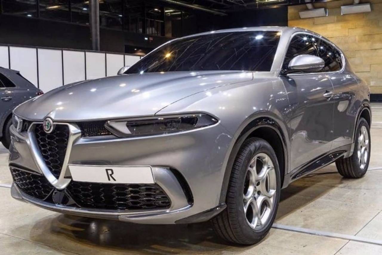 b09235b0-2020-alfa-romeo-tonale-leaked-photos-3