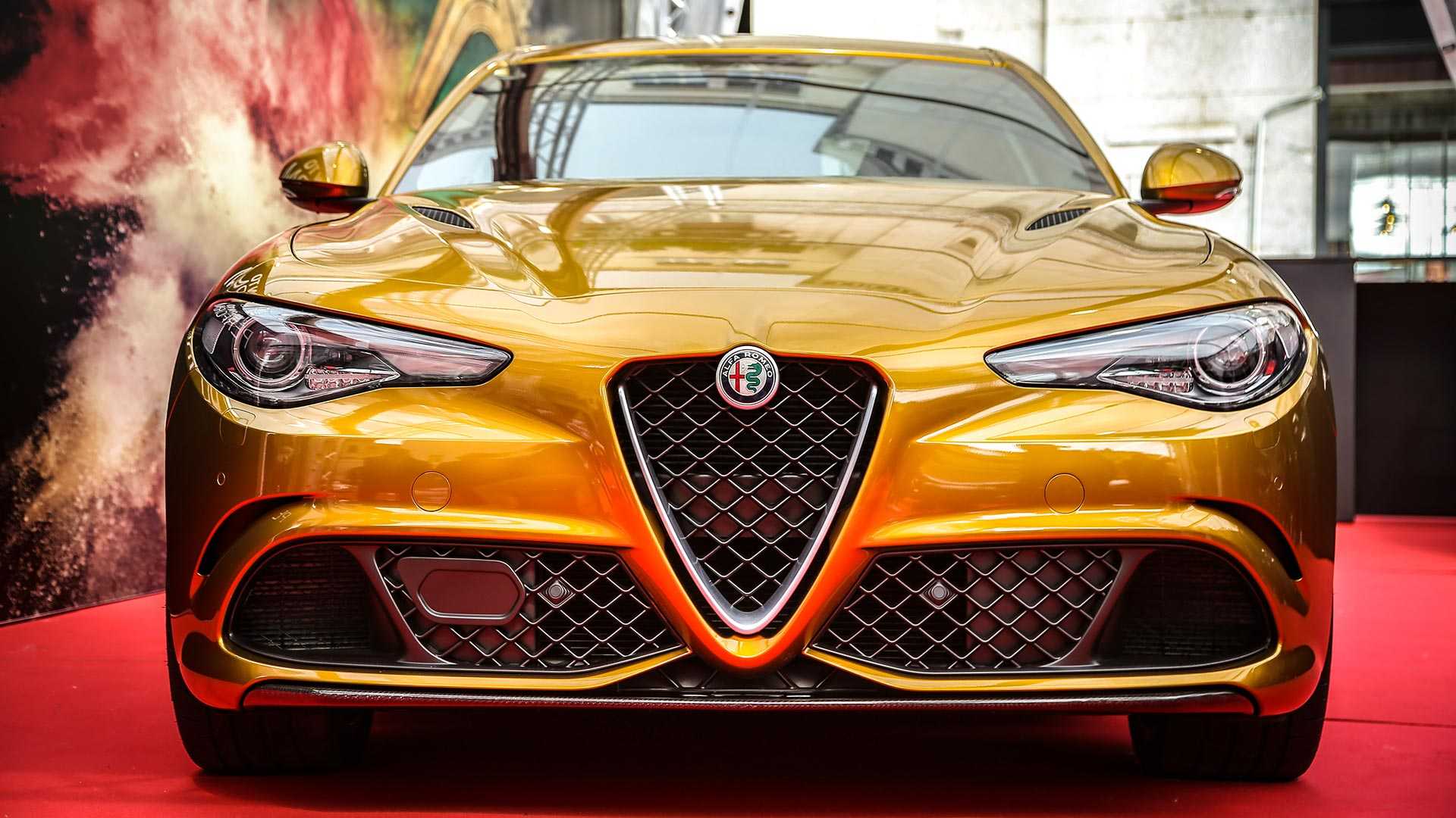 d70c320f-alfa-romeo-giulia-quadrifoglio-gold-5