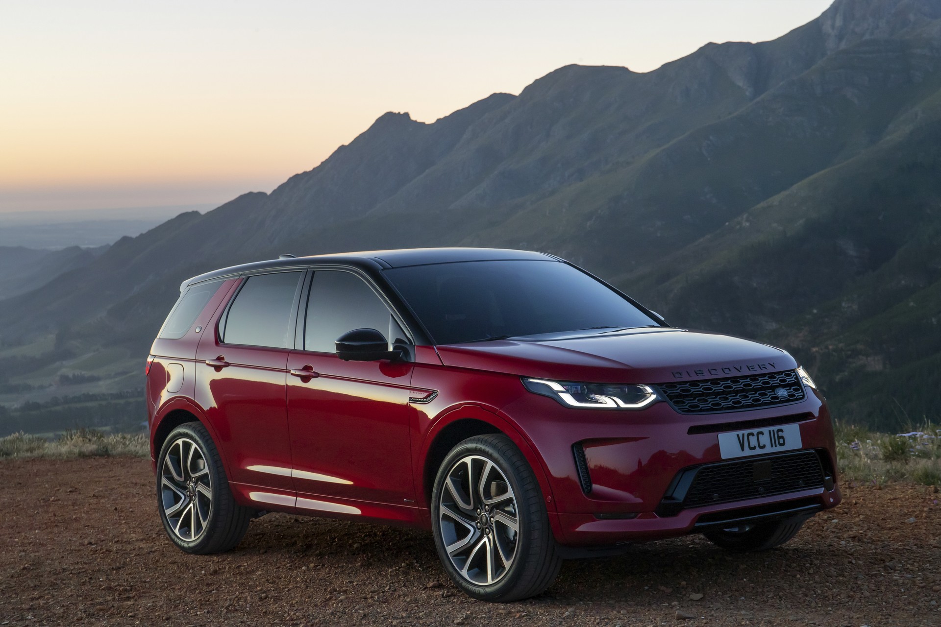 db0e6b86-2020-land-rover-discovery-sport-89