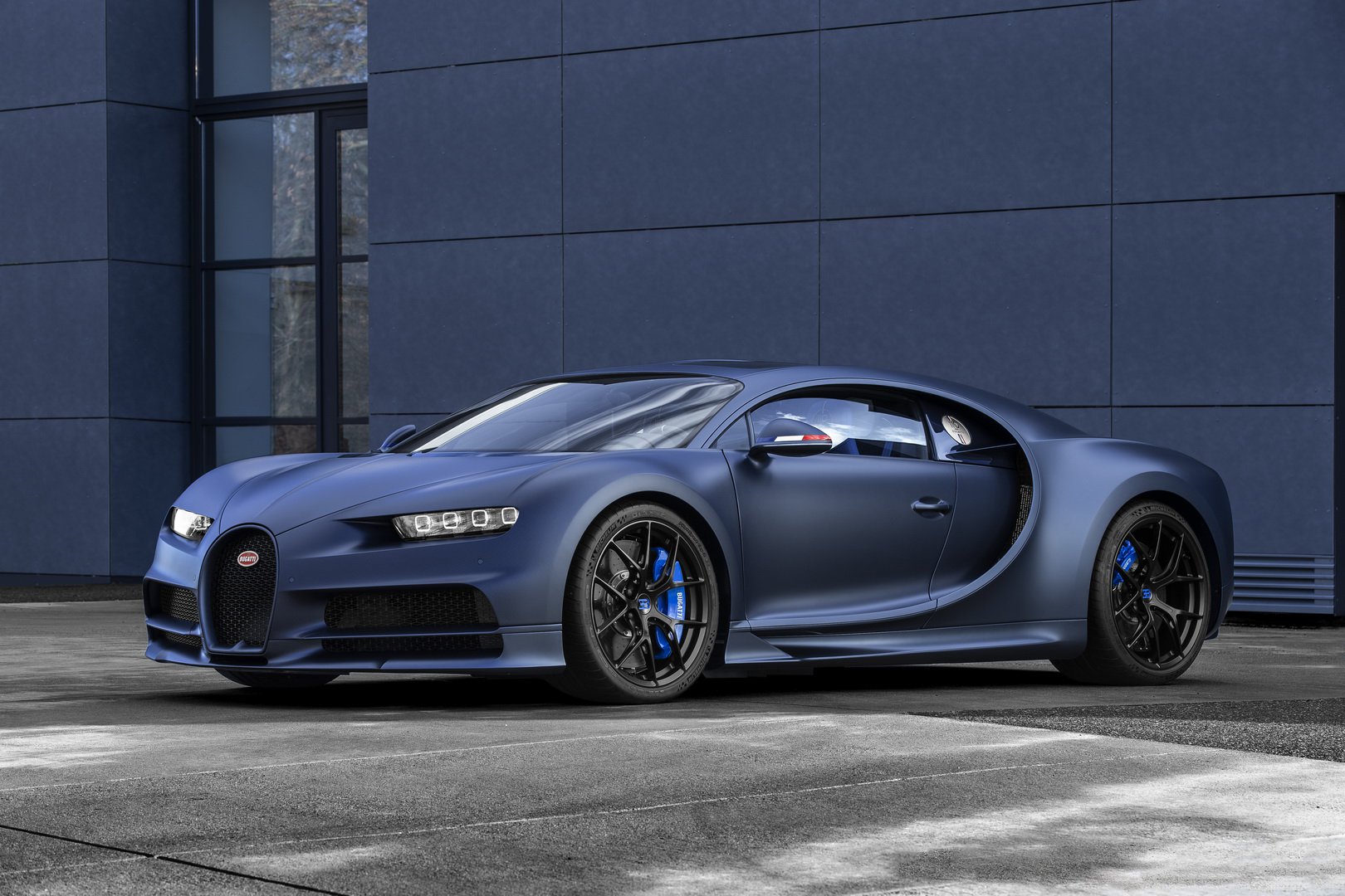 e354bdf2-2019-bugatti-chiron-sport-110-ans-edition-2