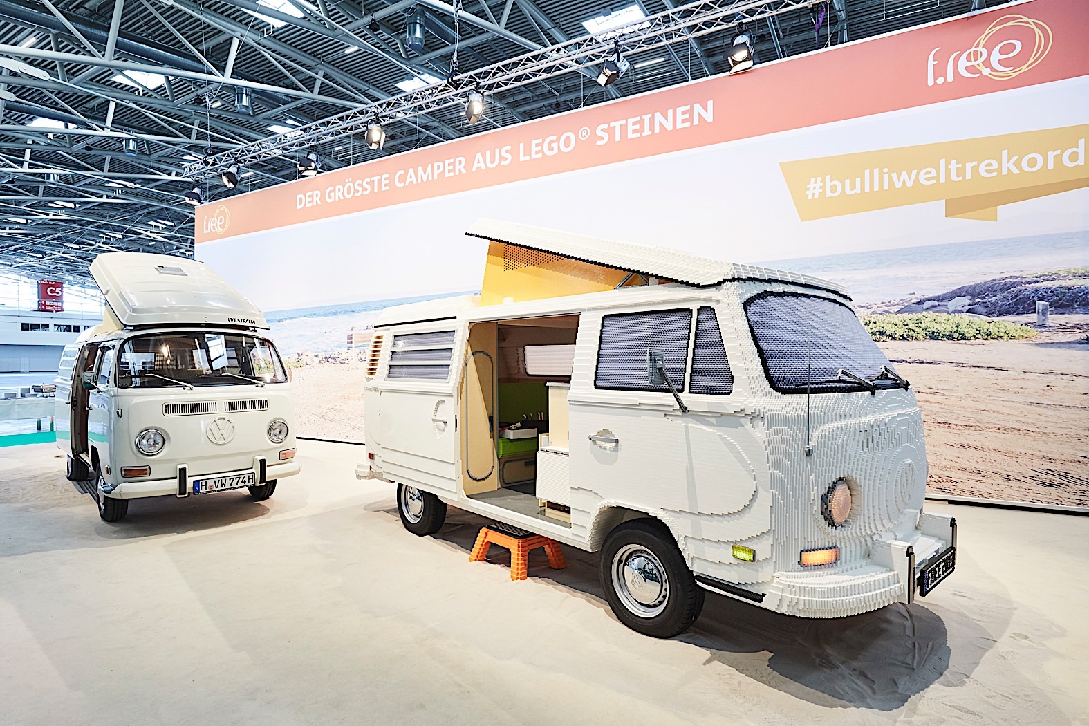 full-size-volkswagen-t2-made-of-lego-comes-complete-with-sliding-door-132401_1