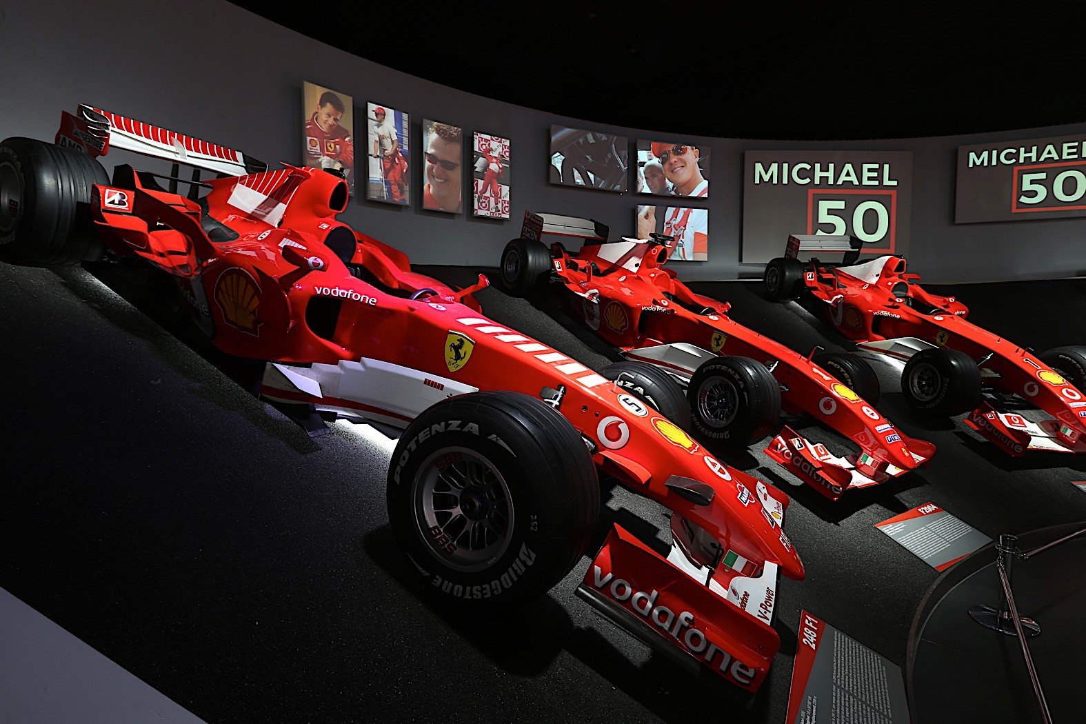 michael-schumachers-formula-1-cars-on-display-at-the-ferrari-museum_17