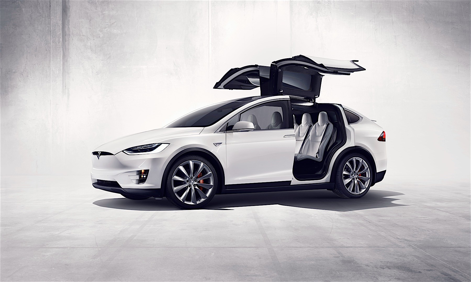 new-tesla-model-s-and-x-buyers-get-free-supercharging-old-customers-are-angry-136506_1